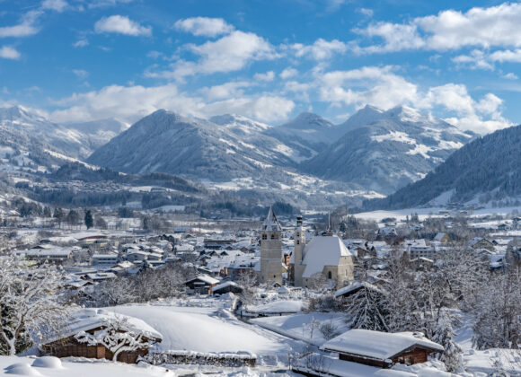 Kitzbühel Special, Teil 1 – Der Immobilienmarkt Landschaft Panorama Stadt Kitzbuehel Winter Emotionen (c) Kitzbuehel Tourismus (7)