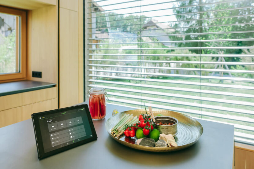 (c)Loxone_Mountain-Top-Case-Study-Kitchen-Tablet-App
