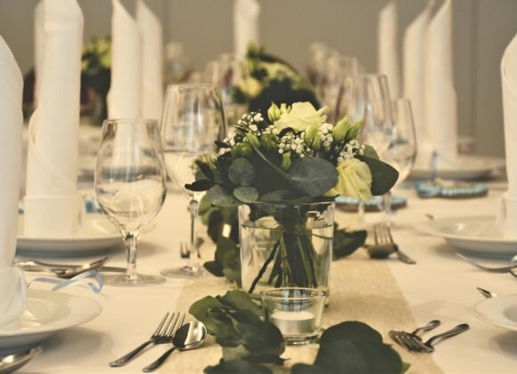 Der perfekte Gastgeber table-g1901118db_1920