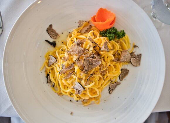 Trüffel – was Sie über den kostbaren Edelpilz wissen sollten Spaghetti mit Trüffel