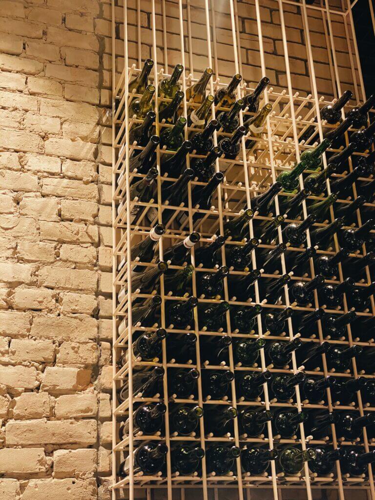 Wein, Weinlagern, Weinkeller, Weißwein, Rotwein