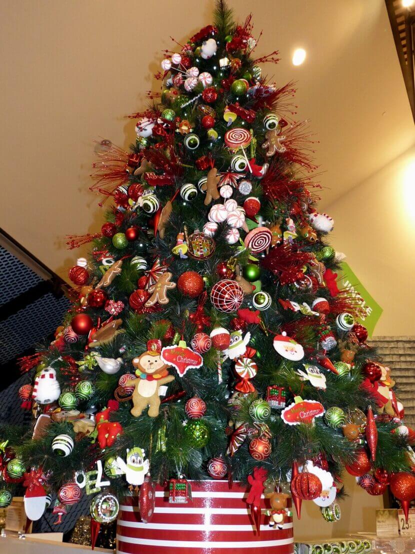 Christbaum Bunt_Bild von falco auf Pixabay