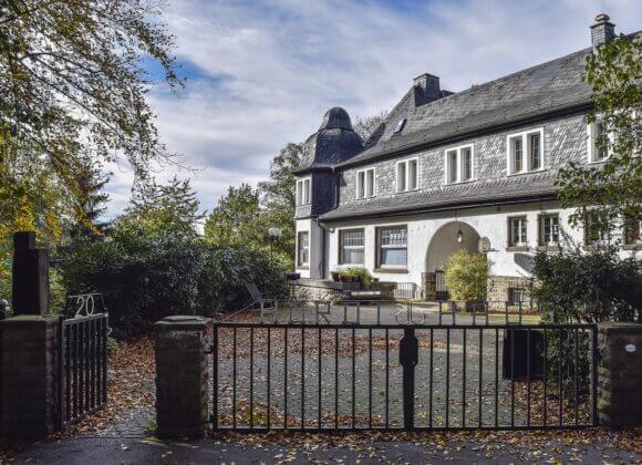 Kostenfalle Privatgrundstück villa-4581027_1280