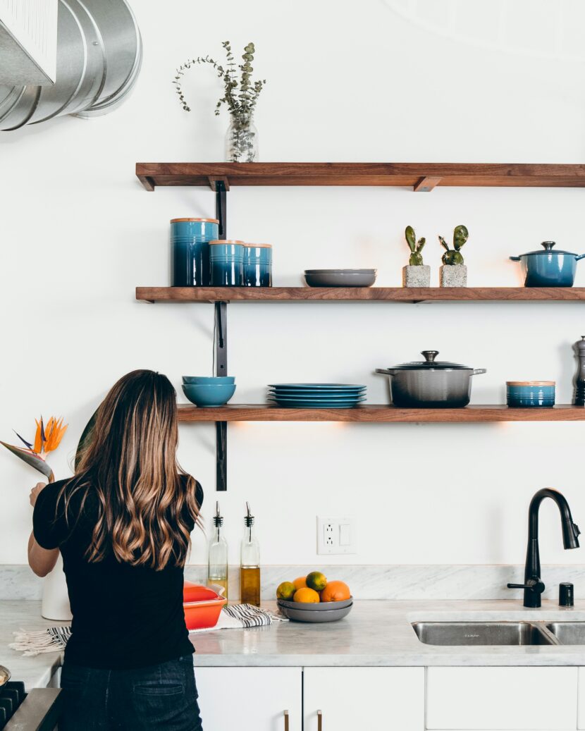 L'ordre dans la cuisine : comment faire de la cuisine un lieu de bien-être dane-deaner-1WFXk3WJXZU-unsplash