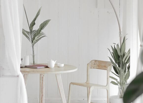 Sustainable furnishings: living with a clear conscience hutomo-abrianto-X5BWooeO4Cw-unsplash