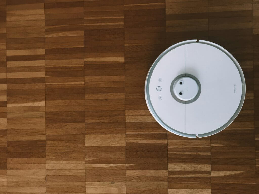 Household appliances, vacuum robots