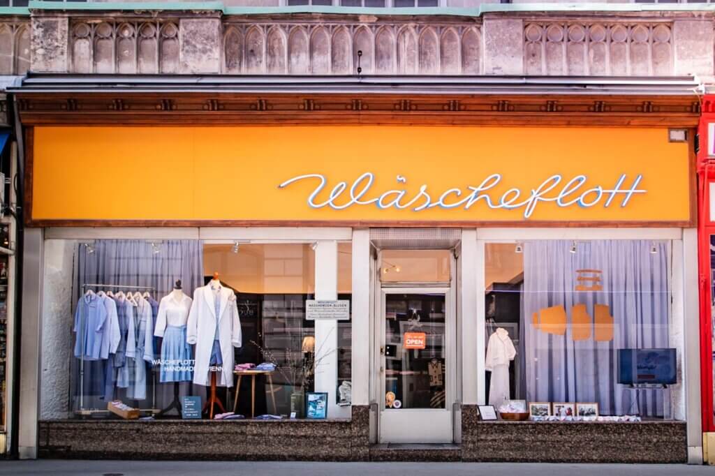 pyjamas, Wäscheflott, city center, Vienna