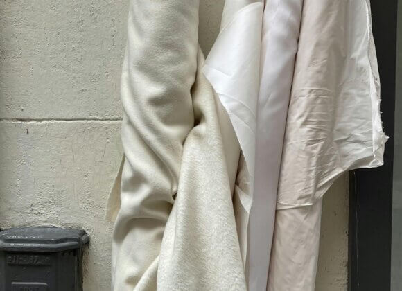 Beautifully natural - the appeal of natural materials Seidenstoffe_pexels-eugenia-remark-5767088-30056475