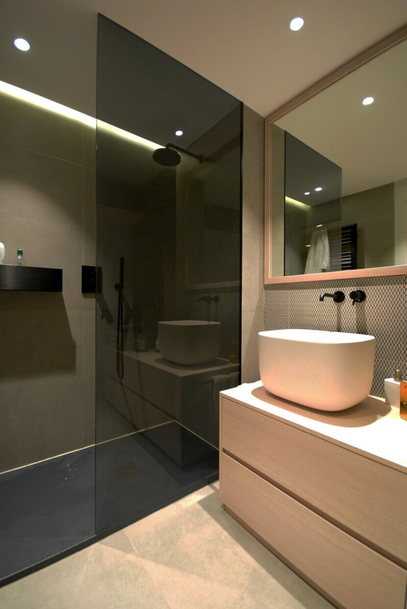 Practical solutions for small bathrooms raquel-navalon-alvarez-TWj0qbJn4zI-unsplash