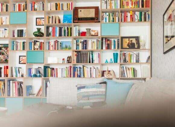 How to organize your bookshelf correctly bookshelf, organizing books, furnishing, decoration