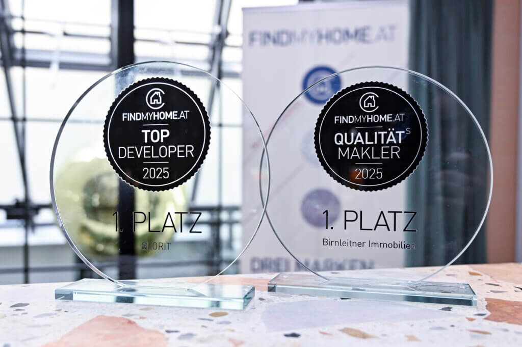 FINDh0j6k2l8m4n.site Award, Am Hof 8, Auszeichnung