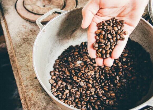 Tag des Kaffees: So gelingt guter Kaffee daheim milo-miloezger-rKYRJu0n06Y-unsplash