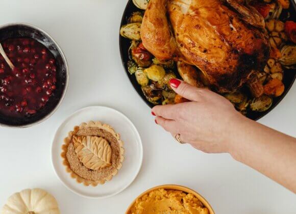 When the holidays keep cooking - leftovers deluxe karolina-grabowska-HtTBzytfJ9I-unsplash