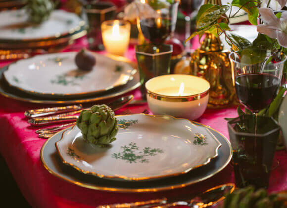 Decorating the Christmas table - how it's done A27I3761-2copy