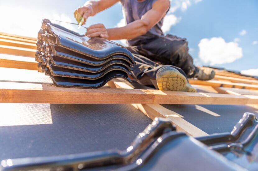 manufacture of the roof of a family house from ceramic tiles