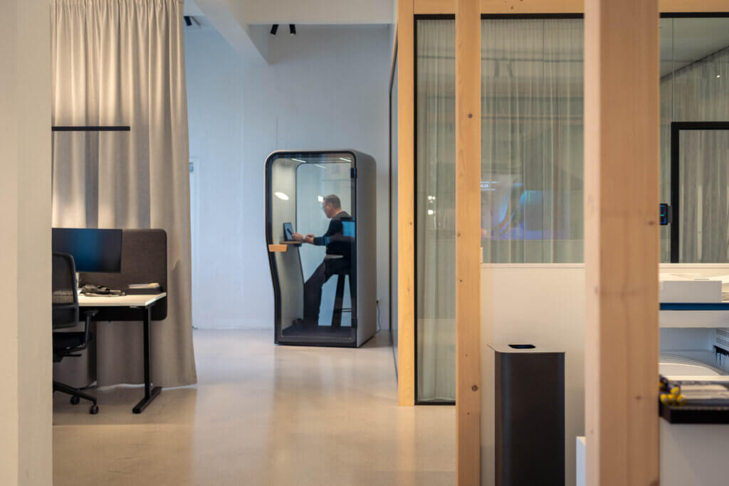 Polestar Autriche, Office, Interview