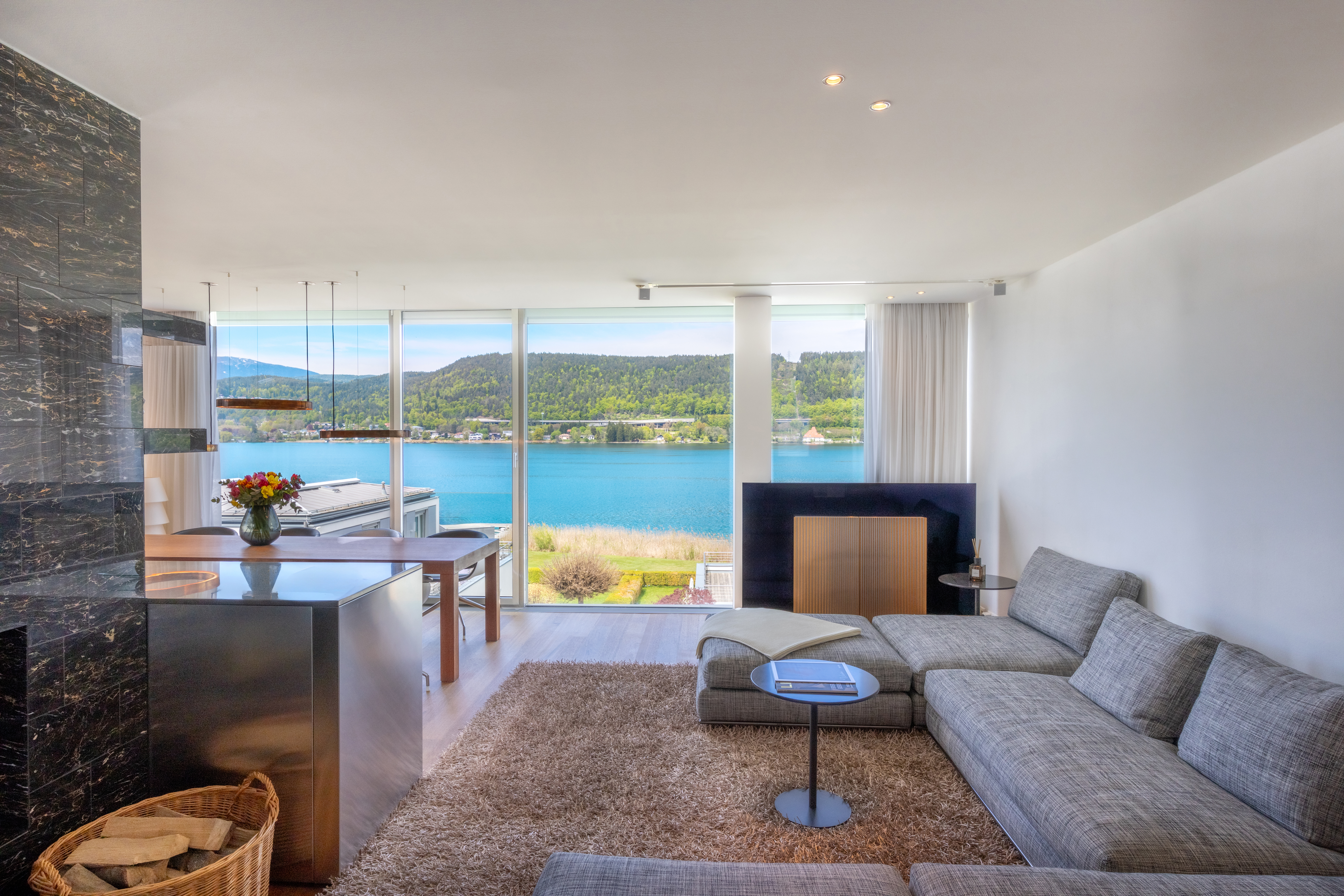 Modern Beachfront Villa on Lake Wörthersee