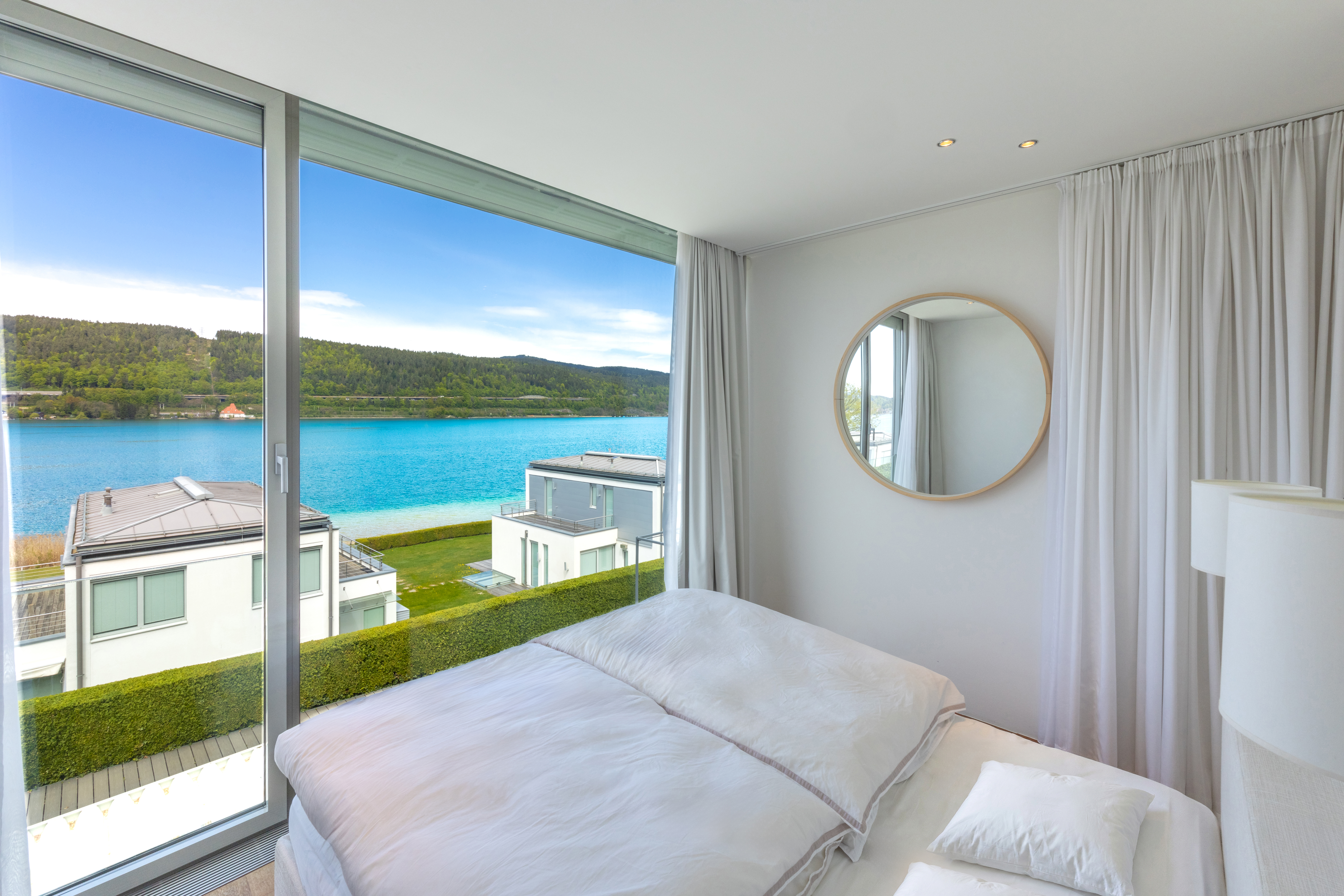 Modern Beachfront Villa on Lake Wörthersee